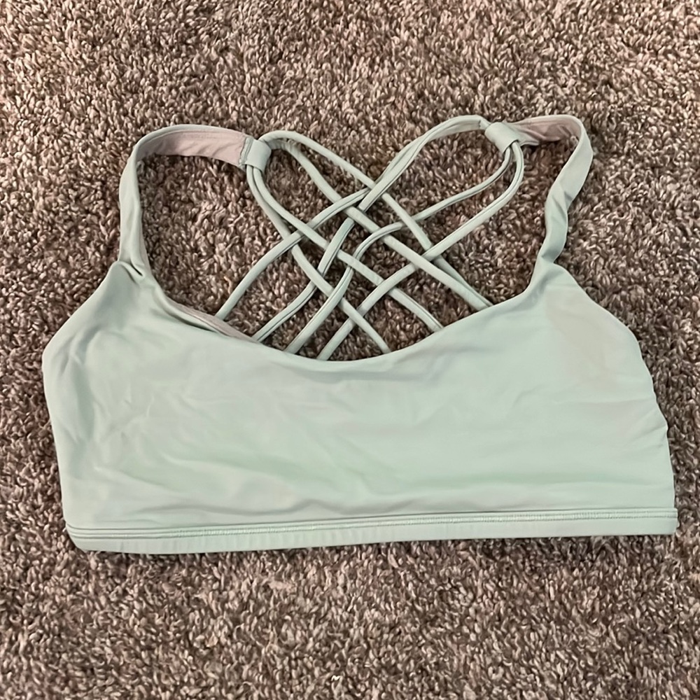 Lululemon sports bra